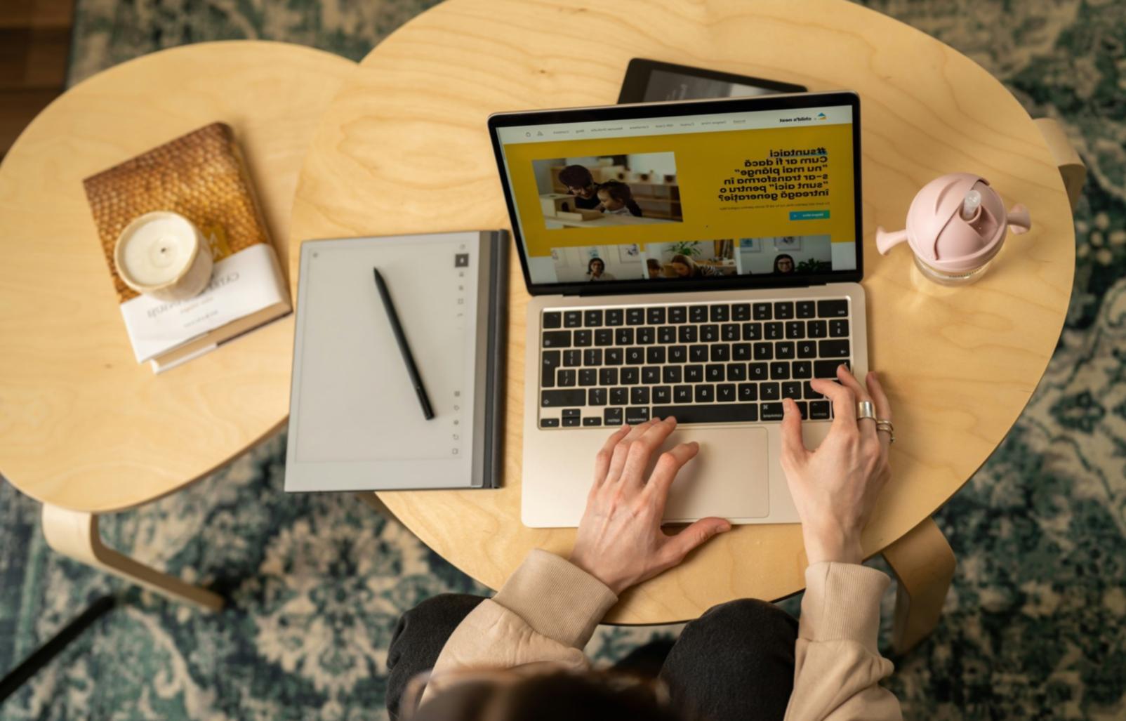 Professionelle Finanzberatung und Strategieentwicklung im modernen Büro